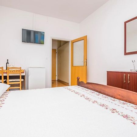 Apartment And Rooms Franka Žaborić Eksteriør billede