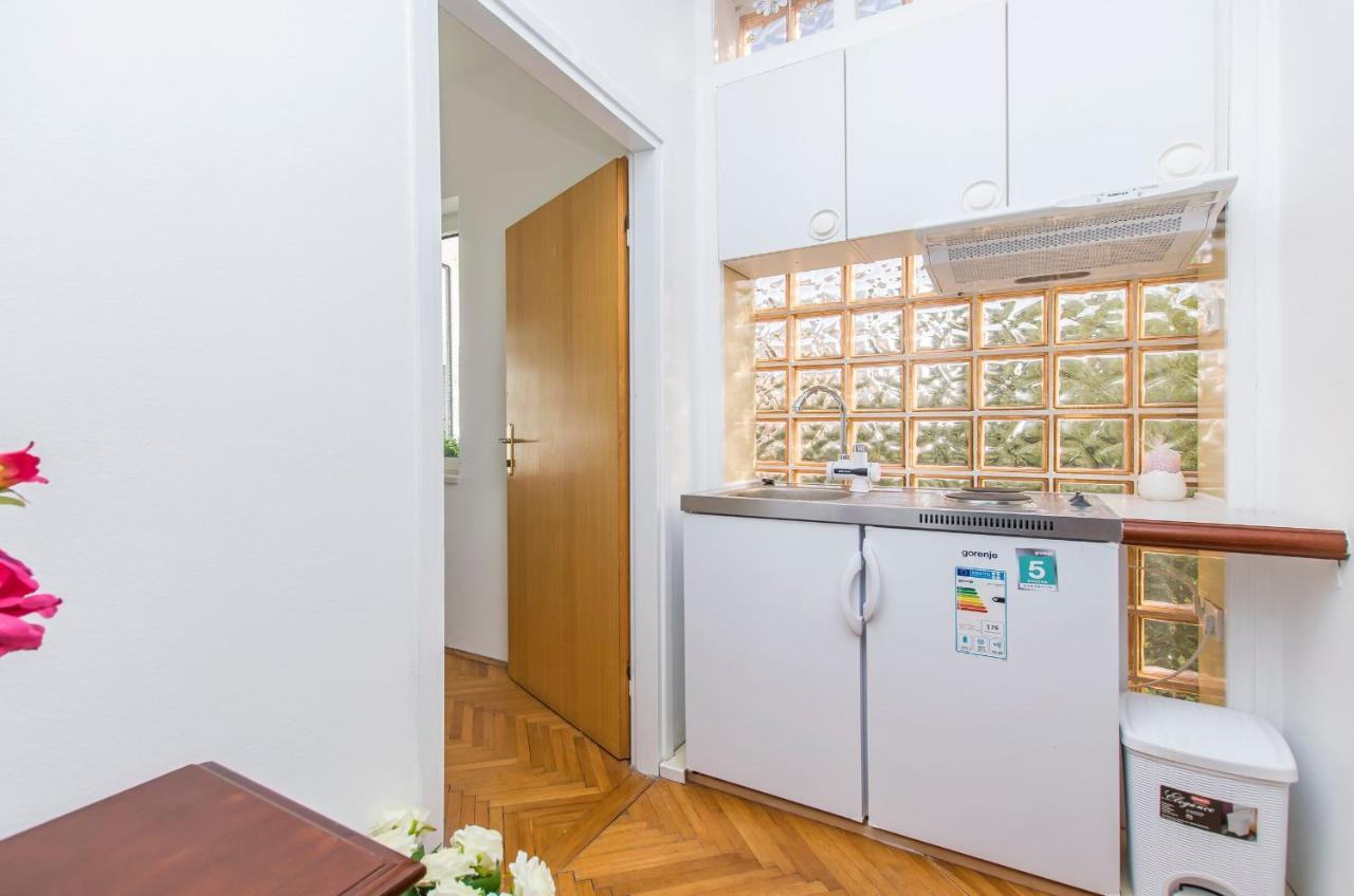 Apartment And Rooms Franka Žaborić Eksteriør billede