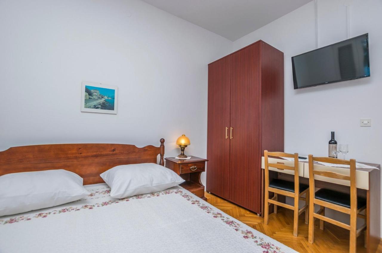 Apartment And Rooms Franka Žaborić Eksteriør billede